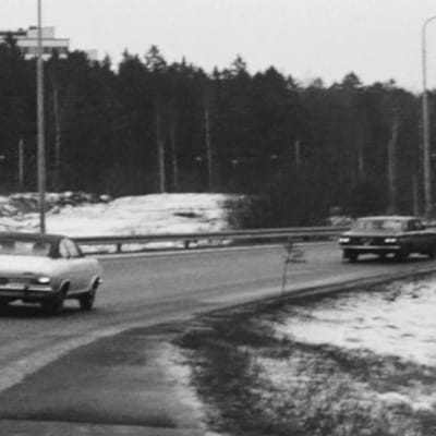 Tarvontien liikennettä Helsingissä vuonna 1972.