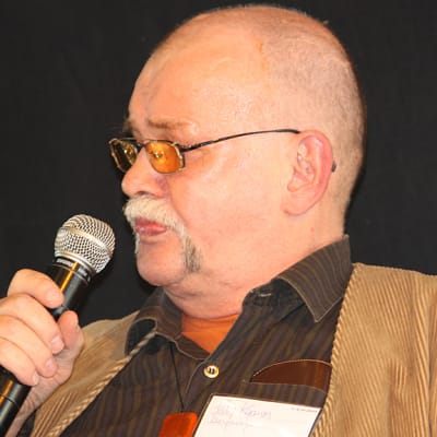Runoilija Pekka Kejonen Turun Kirjamessuilla 2010.