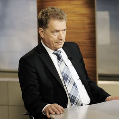 Tasavallan presidentti Sauli Niinistö vieraili TV1:n Ykkösaamussa  26. toukokuuta 2012.