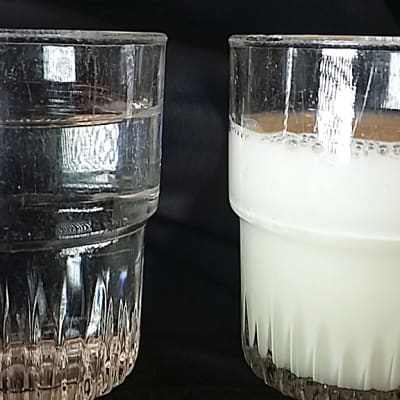 Lasillinen vettä ja maitoa