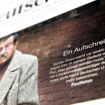 Kuva Süddeutsche Zeitungin etusivusta 4. huhtikuuta 2012 - kannessa Günter Grass. 