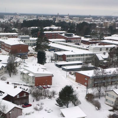 Kuvassa ammattikampuksen alue korkealta katsottuna.