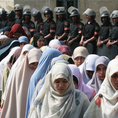 Muslimiveljeskuntaan kuuluvat naisopiskelijat osallistuivat mielenosoitukseen Egyptin nykyhallintoa vastaan Kairossa helmikuussa 2016.