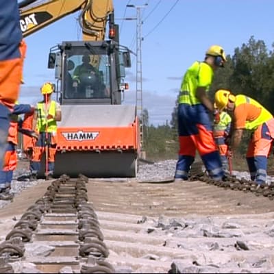 Seinäjoki-Oulu -radan peruskorjausta.