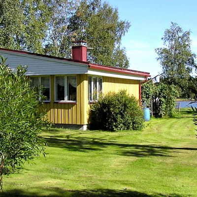 keltainen mökki