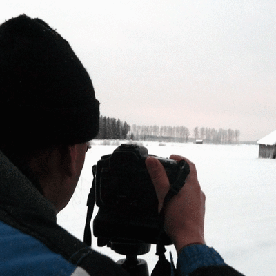 Jan Björk kuvaa talvista latoa.