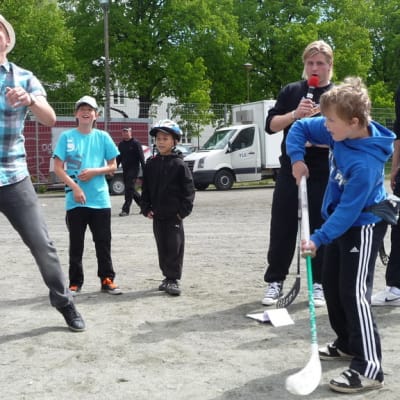 Ville Mononen ja Sami Heiskanen ilmaveivikisassa.