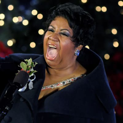 Aretha Franklin lauloi joulunavaustilaisuudessa New Yorkissa 2009.