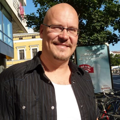 Näyttelijä Janne Virtasta odottavat jo syksyn työt.
