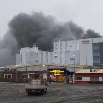 tulipalo Huntsmanin tehtaalla