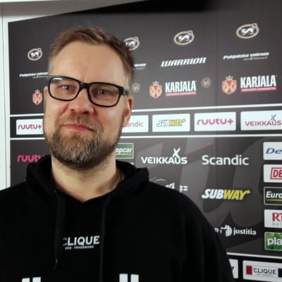Mikko Manner johtaa Kärppien uutta nousua Liigan kärkeen.