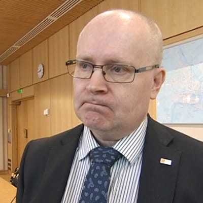 Työministeri Jari Lindström, Sin.