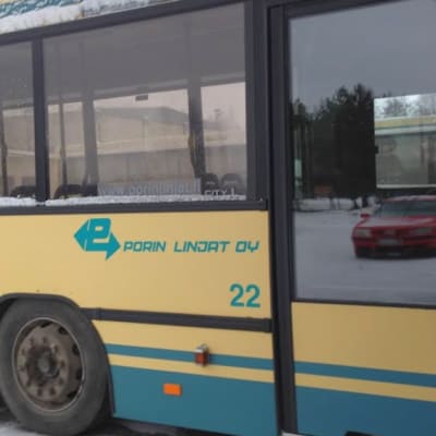 Porin Linjojen ensimmäinen Virossa vuonna 2008 peruskunnostettu ja maalattu bussi on vieläkin hyvässä kunnossa.