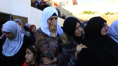 Palestinska kvinnor på begravning i Jenin på Västbanken.