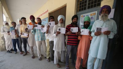 Väljare i Amritsar i delstaten Punjab deltog i den sjunde och sista valomgången i Indien