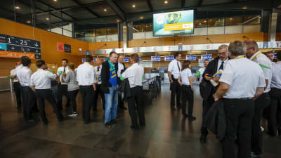 Piloter får strejkinformation på flygplats i Bryssel
