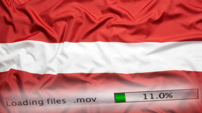 Lettlands flagga i rörr-vitt-rött.