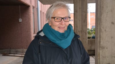 Väljare röstar i presidentvalet i Smedsby.