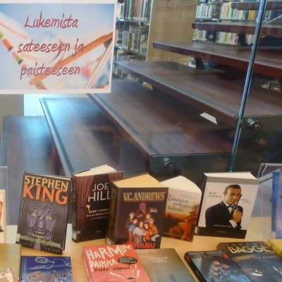 kesälukemista Oulunsalon kirjastossa