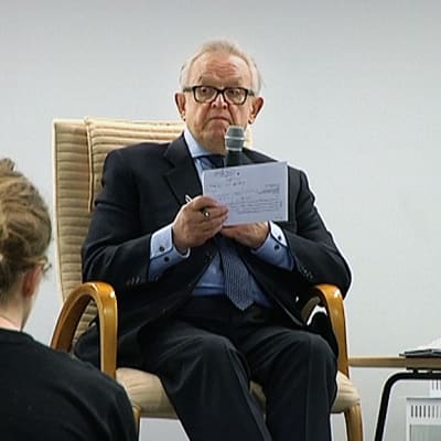 Martti Ahtisaari Tampereen teknillisellä lukiolla
