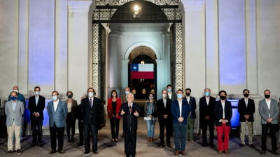 Den konservativa Sebastián Piñera som motsattes sig förslaget om en ny grundlag, erkände Nej-sidans förlust och varnade för den långa process som Chile står inför.