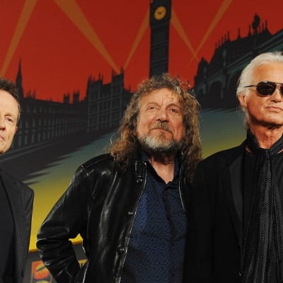 John Paul Jones, Robert Plant ja Jimmy Page. Taustalla piirroskuva Lontoosta.