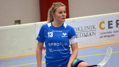 Lotta Rolander är lagkapten i Blue Fox.