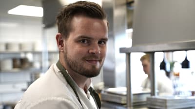 kock i restaurangkök