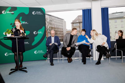 De Gröna presenterar sitt valprogram inför riksdagsvalet 2023 på partikansliet i Helsingfors.