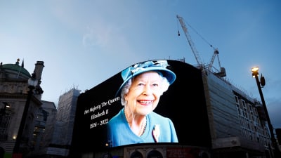 Minnesbild av drottning Elizabeth i centrala London