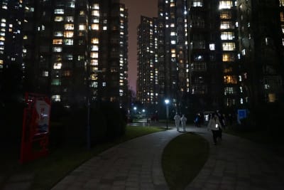 Tomt bostadsområde i Xi'an under nedstängningen.