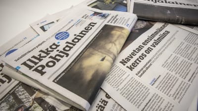 Ilkka-Pohjalainen lehti pöydällä.
