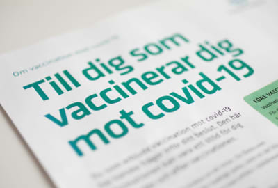 En broschyr för personer som tagit vaccinet mot covid-19 i Sverige