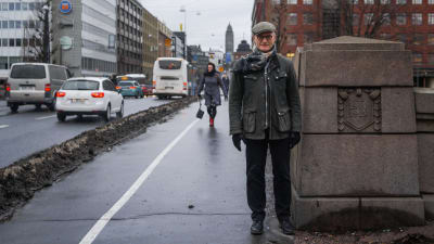 Porträtt på Henrik Meinander, professor i historia vid Helsingfors universitet, på Långa bron i Hagnäs i Helsingfors.