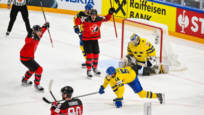 Kanada firar mål.