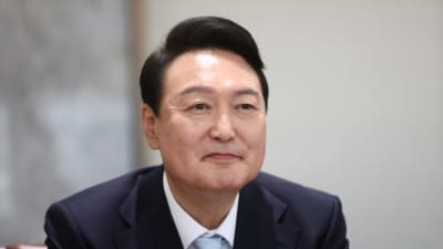 Sydkoreas nya konservativa president Yoon Suk-Yeol svors in på presidentposten den 10.5.2022.