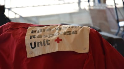 Finlands Röda Kors skickar sjukvårdshjälp till flyktingläger i Grekland.