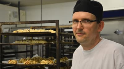 Andreas Knip tycker att man ska ge också personer med funktionshinder en chans.