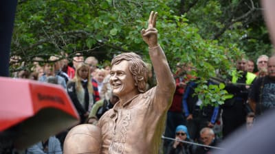 Jarno Saarinens staty.