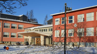 Kvarnbackens skola under vinter