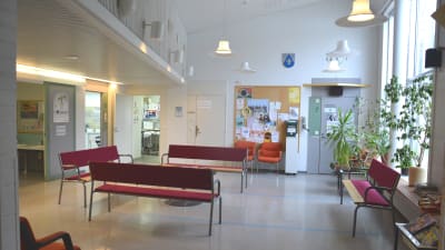 Väntrummet på Pojo hälsostation.