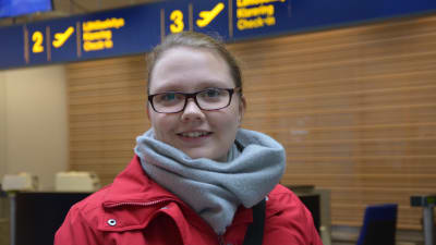 Cecilia Brandt var en av de som fick vänta hela dagen på att flyget från Vasa till Stockholm skulle lyfta.