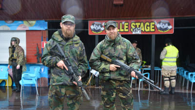 Conny Sjöblom och Oskar Kenttälä från Vaasa Airsoft.
