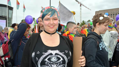 Sara Krogius på Helsinki Pride 2017.