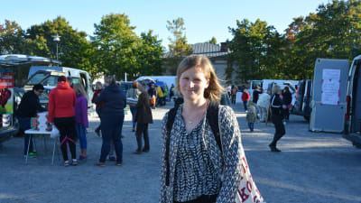 Maria Nyby på Reko-utdelning i Vasa.