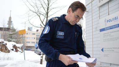Överkommissarie Kaj Wahlman vid Helsingforspolisen, ansvarig för utlänningsärenden (avvisning av asylsökande)