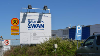 Porten till Nautor vid Alholmen i Jakobstad