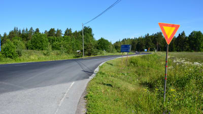 Skärgårdsvägen i Pargas sommaren 2014 (Vägskäl till Attu och Granvik)