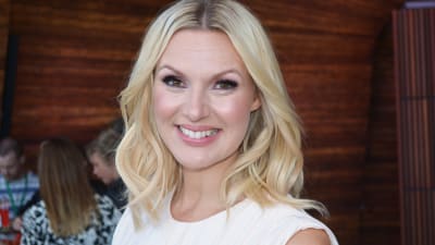 Sanna Nielsen är ny programledare för Allsång på Skansen 2016.