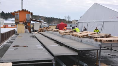 läktarbygge vid konstisbanan i borgå 10.03.17